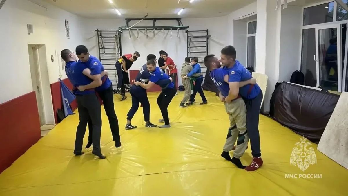 Огнеборцы 10 пожарно-спасательного отряда освоили корэш под руководством чемпиона мира Огнеборцы 10 пожарно-спасательного отряда освоили корэш под руководством чемпиона мира