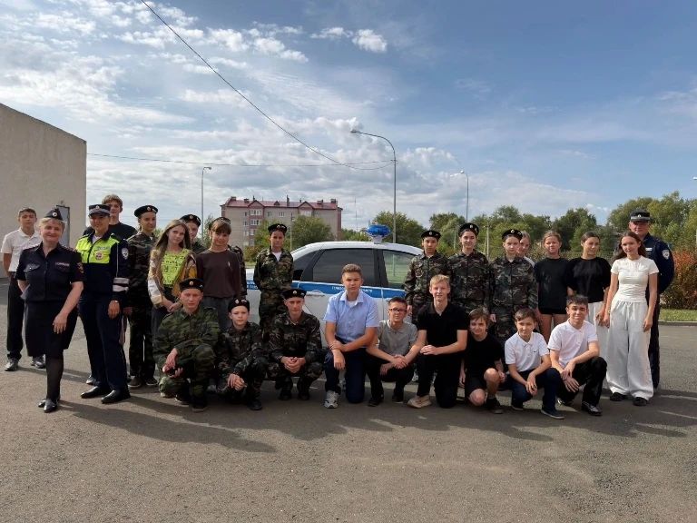 В рамках проекта «ШколаБезОпасности» местное отделение «Движение Первых» Сорочинского муниципального округа, при участии Сорочинской Госавтоинспекции, для ребят городских школ организовали и провели тактическую игру... В рамках проекта «ШколаБезОпасности» местное отделение «Движение Первых» Сорочинского муниципального округа, при участии Сорочинской Госавтоинспекции, для ребят городских школ организовали и провели тактическую игру...