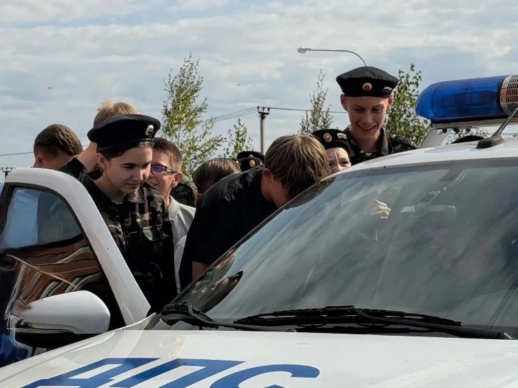 В рамках проекта «ШколаБезОпасности» местное отделение «Движение Первых» Сорочинского муниципального округа, при участии Сорочинской Госавтоинспекции, для ребят городских школ организовали и провели тактическую игру... В рамках проекта «ШколаБезОпасности» местное отделение «Движение Первых» Сорочинского муниципального округа, при участии Сорочинской Госавтоинспекции, для ребят городских школ организовали и провели тактическую игру...