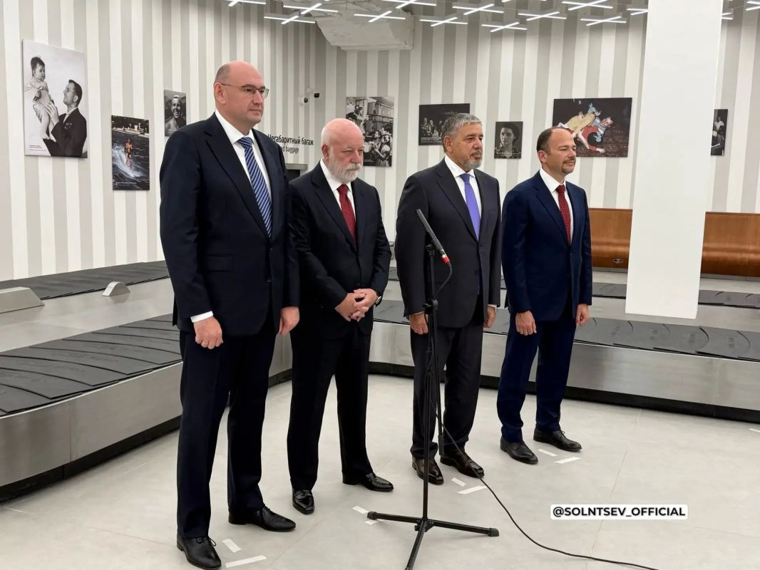 Владимиру Путину представили новый терминал международного аэропорта Оренбург Владимиру Путину представили новый терминал международного аэропорта Оренбург