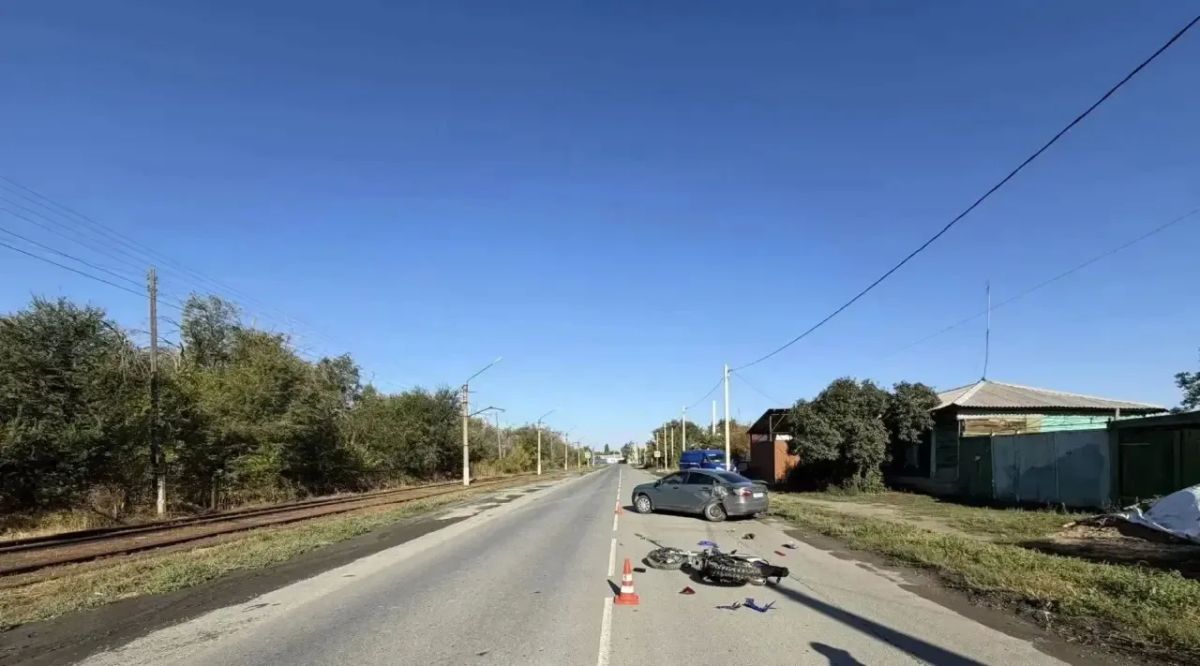 В Орске водитель «Лады» при развороте сбил питбайк с двумя подростками
