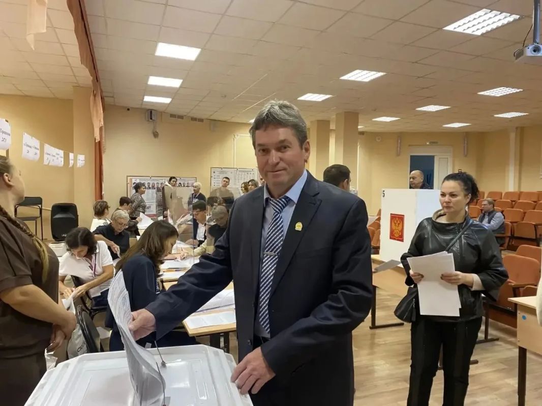 В Оренбурге продолжается голосование на выборах депутатов Государственной Думы и Законодательного Собрания В Оренбурге продолжается голосование на выборах депутатов Государственной Думы и Законодательного Собрания