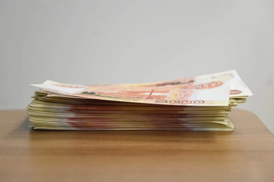 «Дорогие» отзывы: оренбургская школьница хотела подзаработать, но лишила отца 16 тысяч рублей