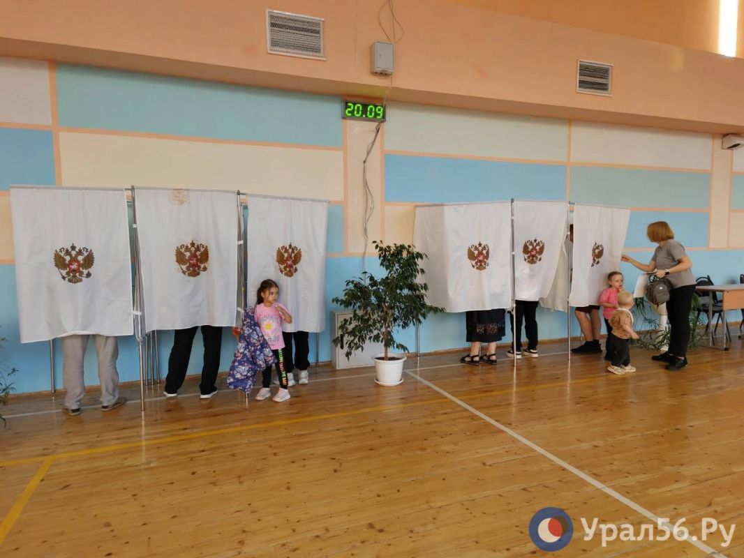 Последние минуты голосования корреспондент Урал56.Ру провел в Северо-Восточном районе города Оренбурга Последние минуты голосования корреспондент Урал56.Ру провел в Северо-Восточном районе города Оренбурга