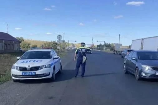 Гонки на трассе закончились блокировкой: в Сакмарском районе поймали нарушителя на «Гранте»