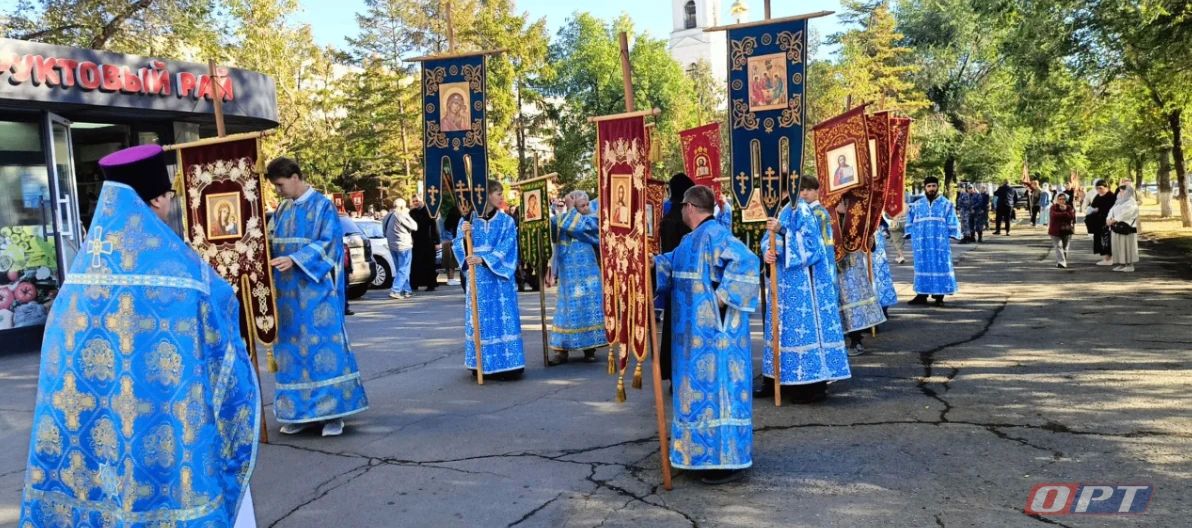 Мгновения до старта: последние приготовления к крестному ходу