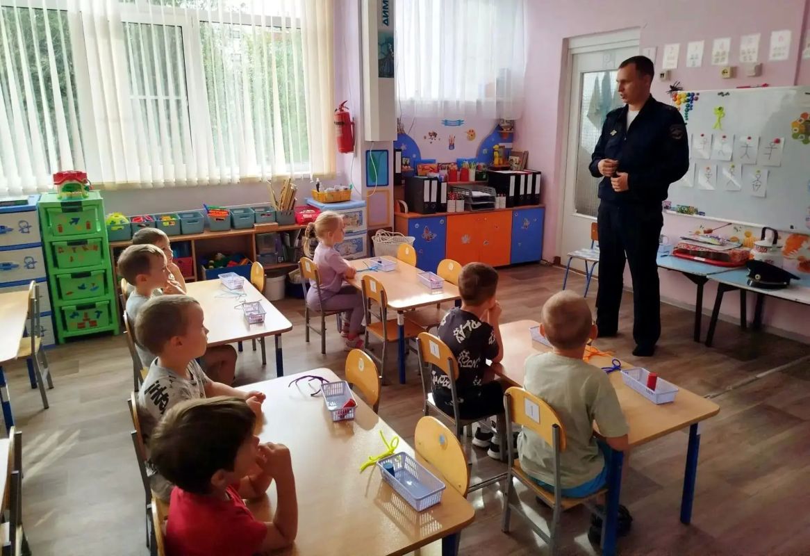 В Детском саду №22 прошёл урок дорожной безопасности В Детском саду №22 прошёл урок дорожной безопасности
