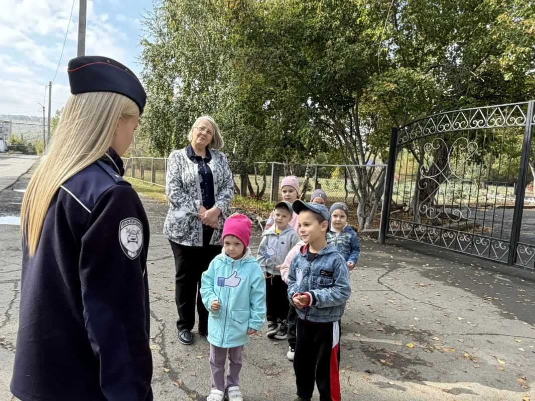 В Кувандыкском районе Оренбургской области сотрудники Госавтоинспекции провели акцию «Лайк водителю» В Кувандыкском районе Оренбургской области сотрудники Госавтоинспекции провели акцию «Лайк водителю»