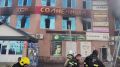 В Башкирии горит торговый центр