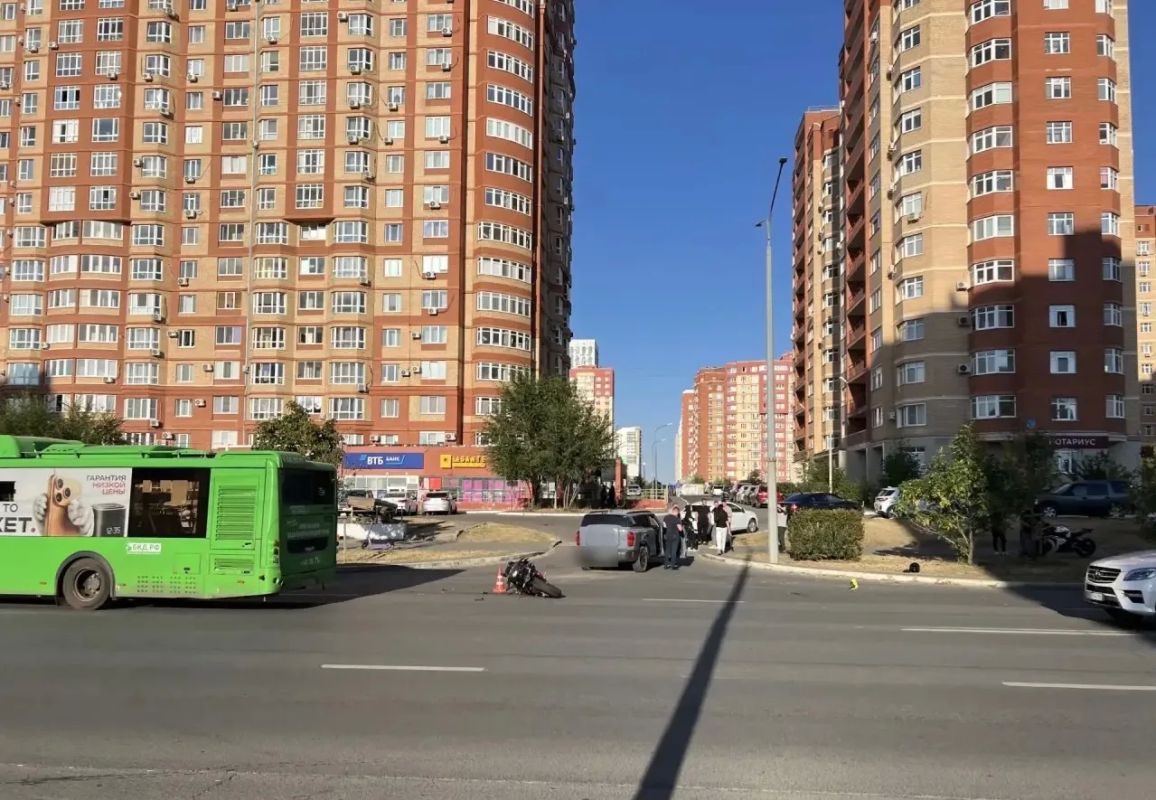 В Оренбурге Госавтоинспекции устанавливают обстоятельства ДТП с участием мотоцикла В Оренбурге Госавтоинспекции устанавливают обстоятельства ДТП с участием мотоцикла