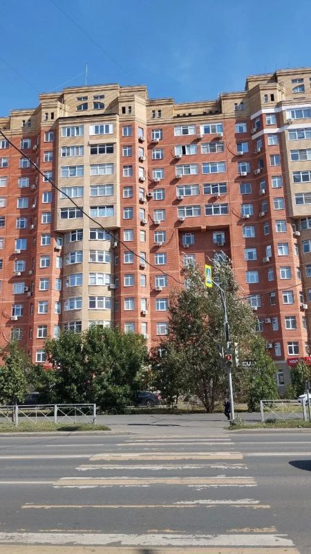 Обещанные «зебры» в Оренбурге так и не появились: пешеходные переходы у школ остались без разметки Обещанные «зебры» в Оренбурге так и не появились: пешеходные переходы у школ остались без разметки