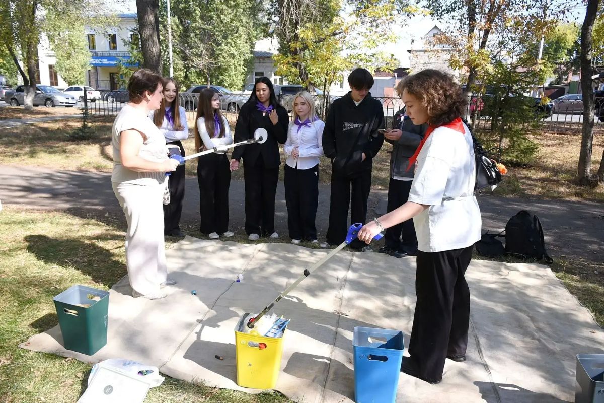 Сажали растения и рисовали на воде: городской фестиваль «ЭкоОренбург» объединил юных экологов Сажали растения и рисовали на воде: городской фестиваль «ЭкоОренбург» объединил юных экологов