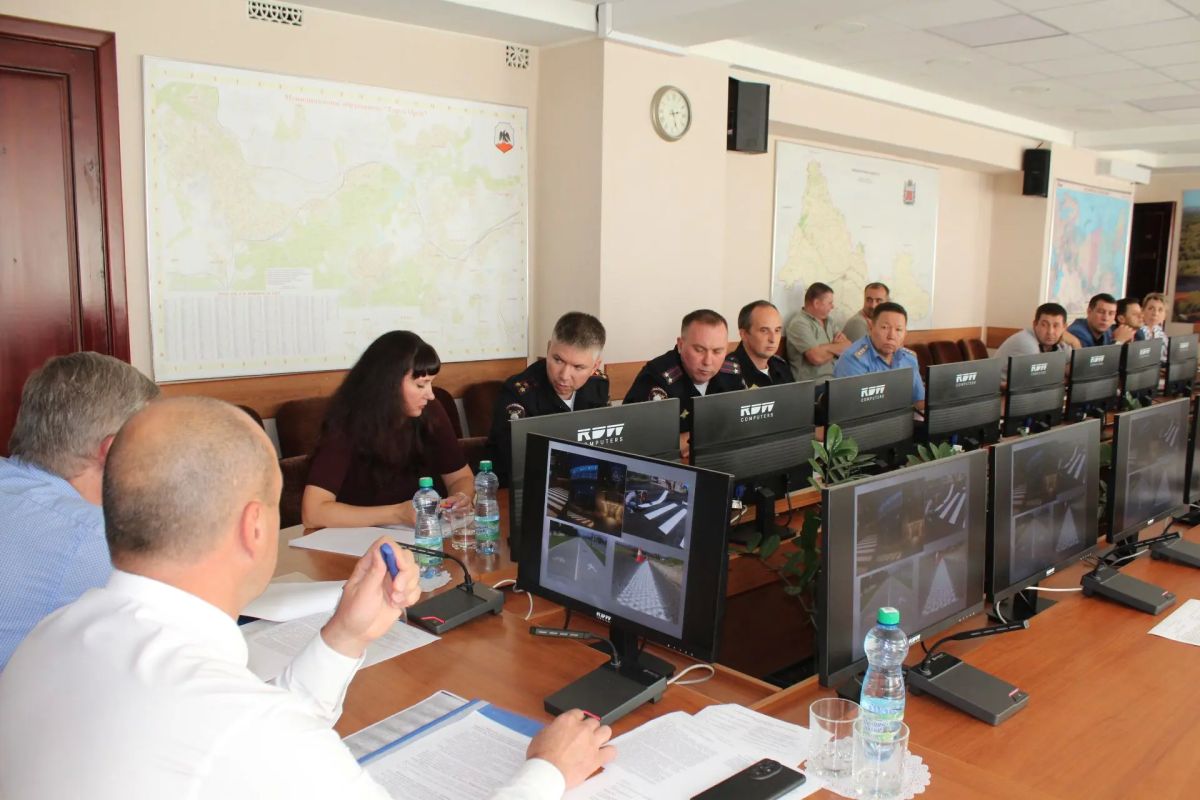 В Орске обсудили меры по повышению безопасности на дорогах В Орске обсудили меры по повышению безопасности на дорогах