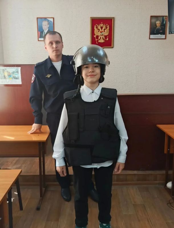 “Будни инспекторов: как прошла экскурсия школьников в Госавтоинспекцию” “Будни инспекторов: как прошла экскурсия школьников в Госавтоинспекцию”