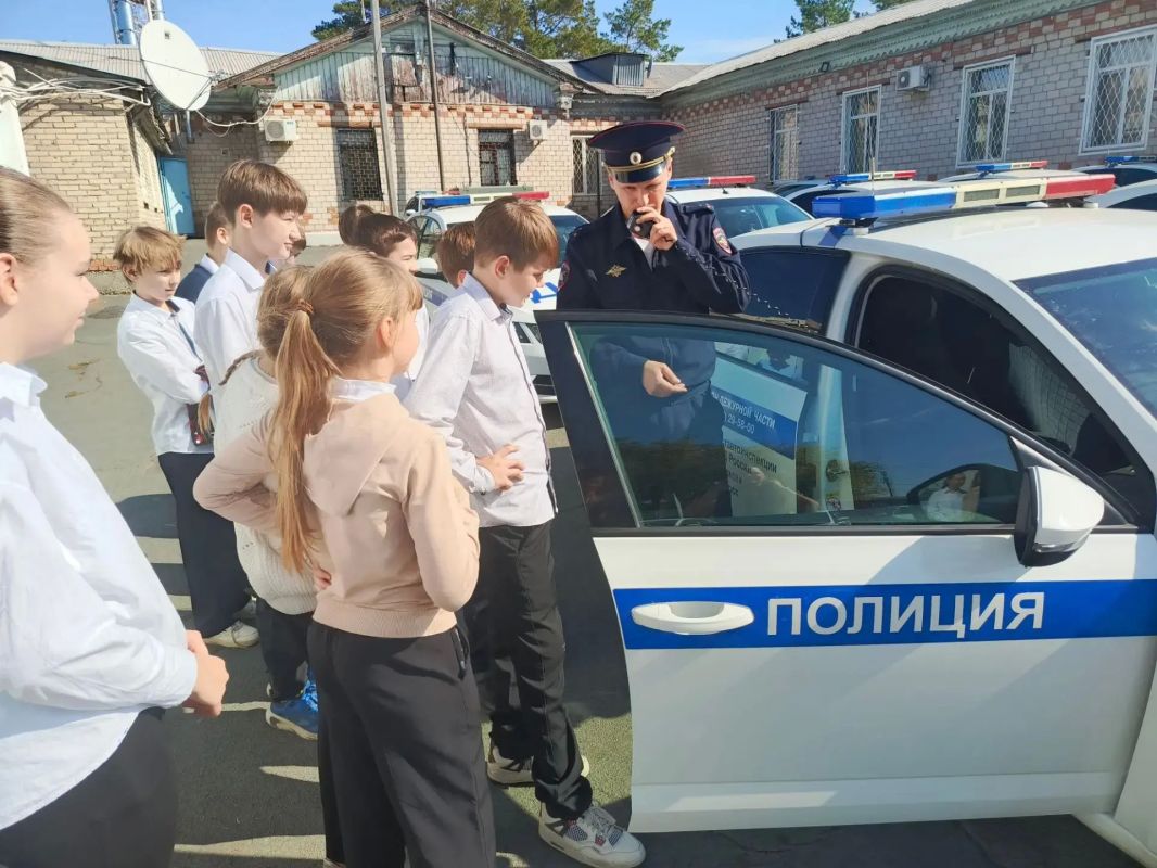 “Будни инспекторов: как прошла экскурсия школьников в Госавтоинспекцию”