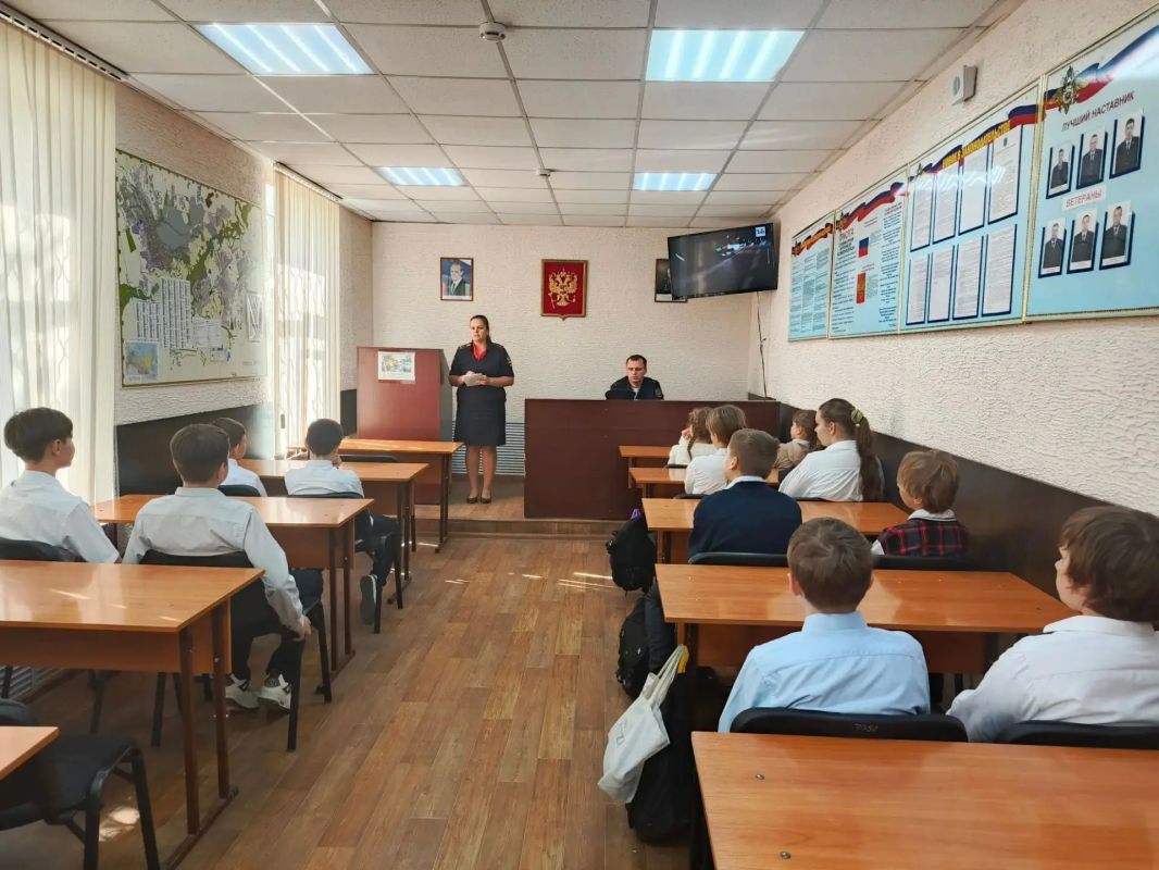 “Будни инспекторов: как прошла экскурсия школьников в Госавтоинспекцию” “Будни инспекторов: как прошла экскурсия школьников в Госавтоинспекцию”