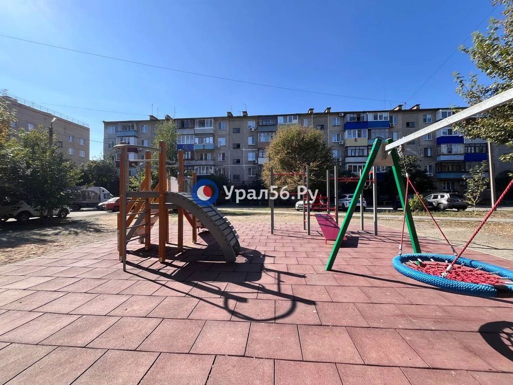 Ожидание и реальность: Жителям Орска установили детскую площадку, которая, по их словам, не соответствует проекту