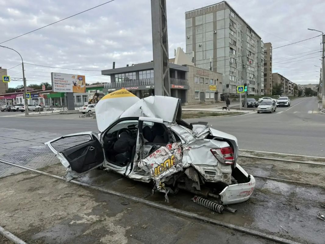 26.09.2026 года в 08 часов 20 минут напротив дома 97 по ул. Советской города Новотроицка водитель -курсант 2009 года рождения, при совершении маневра “разворот” не убедилась в его безопасности, не уступила дорогу... 26.09.2026 года в 08 часов 20 минут напротив дома 97 по ул. Советской города Новотроицка водитель -курсант 2009 года рождения, при совершении маневра “разворот” не убедилась в его безопасности, не уступила дорогу...
