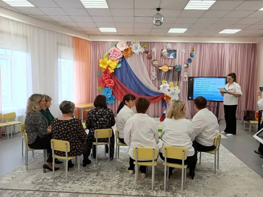 Рубрика «Лица дошкольного детства»: Юлия Фаттакова, воспитатель детского сада комбинированного вида № 5 города Сорочинска Рубрика «Лица дошкольного детства»: Юлия Фаттакова, воспитатель детского сада комбинированного вида № 5 города Сорочинска