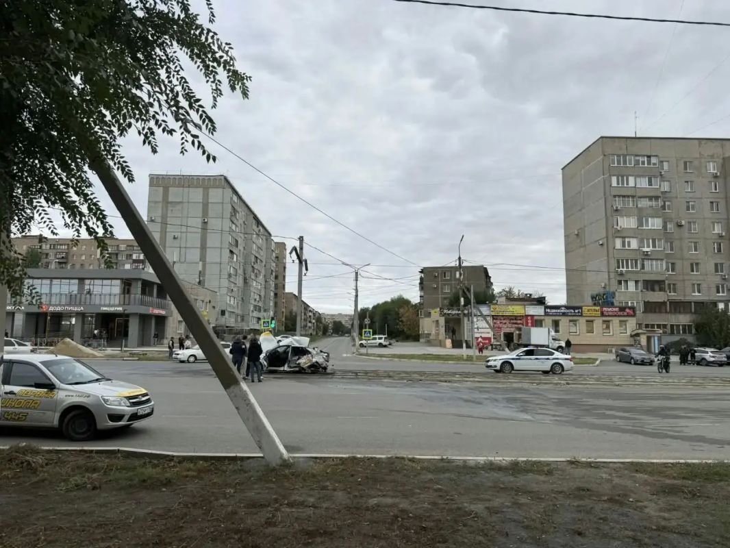 В Новотроицке автомобиль столкнулся с трамваем В Новотроицке автомобиль столкнулся с трамваем