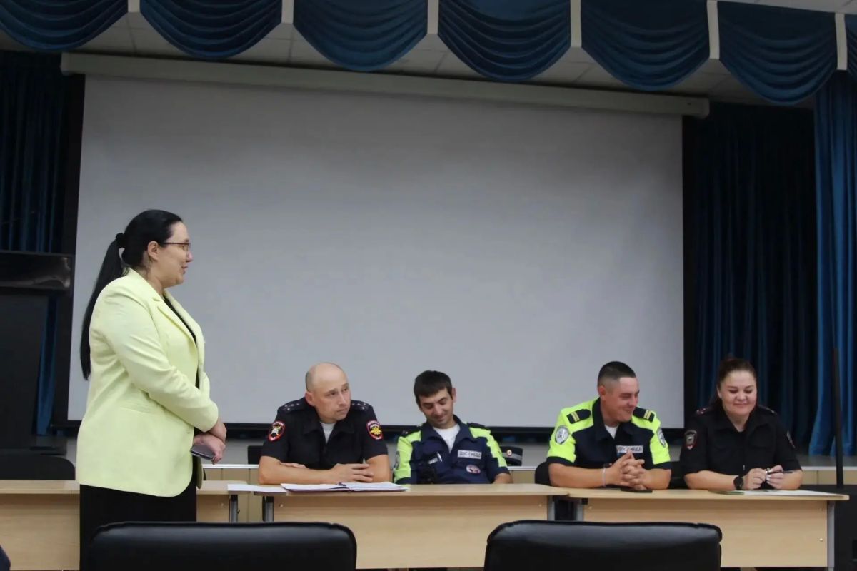 Сотрудники Пономаревской Госавтоинспекции Сотрудники Пономаревской Госавтоинспекции