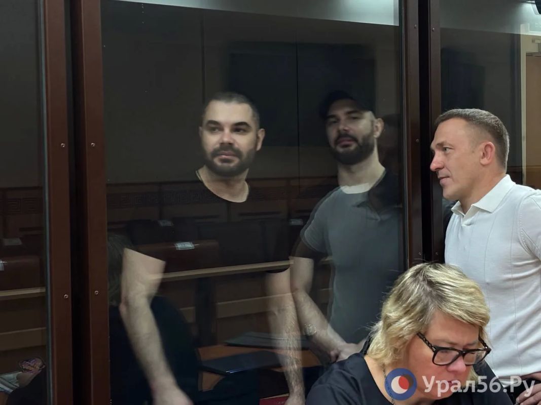 Дело братьев Макаровых: Свидетеля, которого 15 лет назад сначала задержали по делу об убийстве студента в Оренбурге, а потом отпустили, суд допросит за закрытыми дверями Дело братьев Макаровых: Свидетеля, которого 15 лет назад сначала задержали по делу об убийстве студента в Оренбурге, а потом отпустили, суд допросит за закрытыми дверями