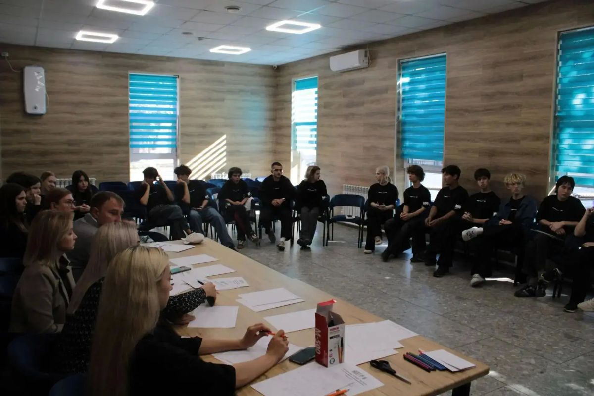 Оренбургские полицейские провели тренинг - семинар в «Городе детства» Оренбургские полицейские провели тренинг - семинар в «Городе детства»