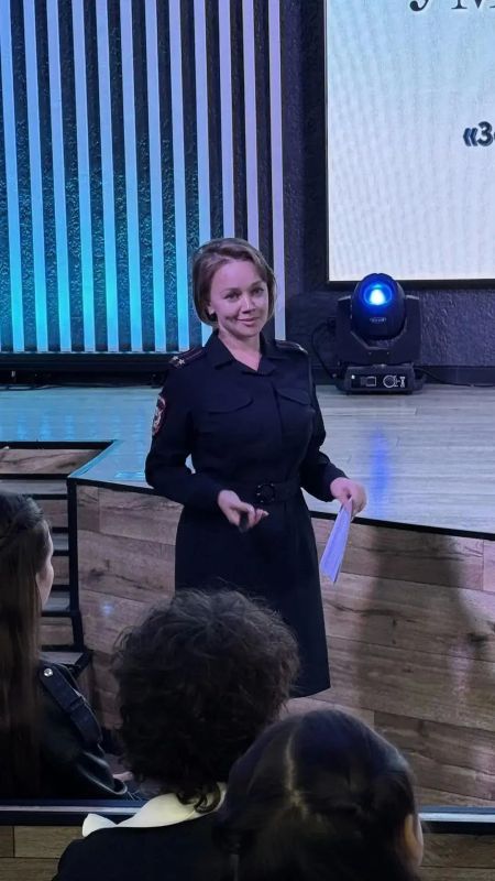 Оренбургские полицейские провели тренинг - семинар в «Городе детства» Оренбургские полицейские провели тренинг - семинар в «Городе детства»