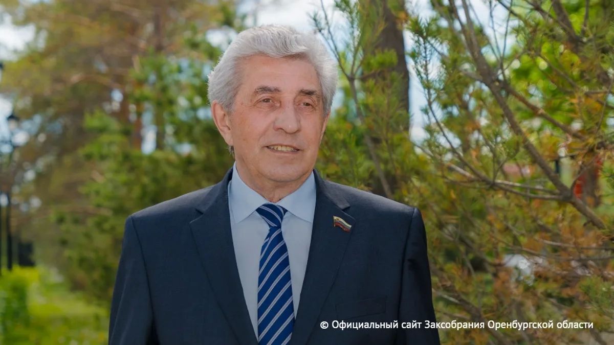 Председателем Заксобрания Оренбургской области вновь стал Сергей Грачев, передает корреспондент ТАСС с первого заседания