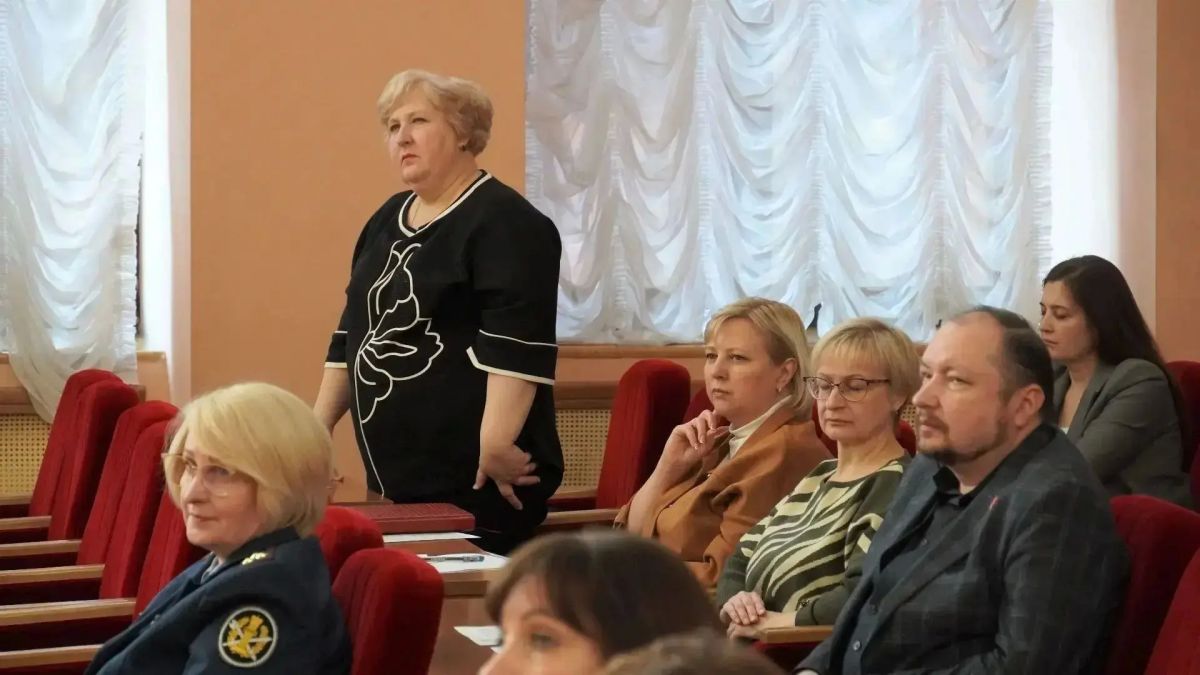 Летний отдых, трудоустройство и профилактика рисков: в Оренбурге прошло заседание комиссии по делам несовершеннолетних Летний отдых, трудоустройство и профилактика рисков: в Оренбурге прошло заседание комиссии по делам несовершеннолетних