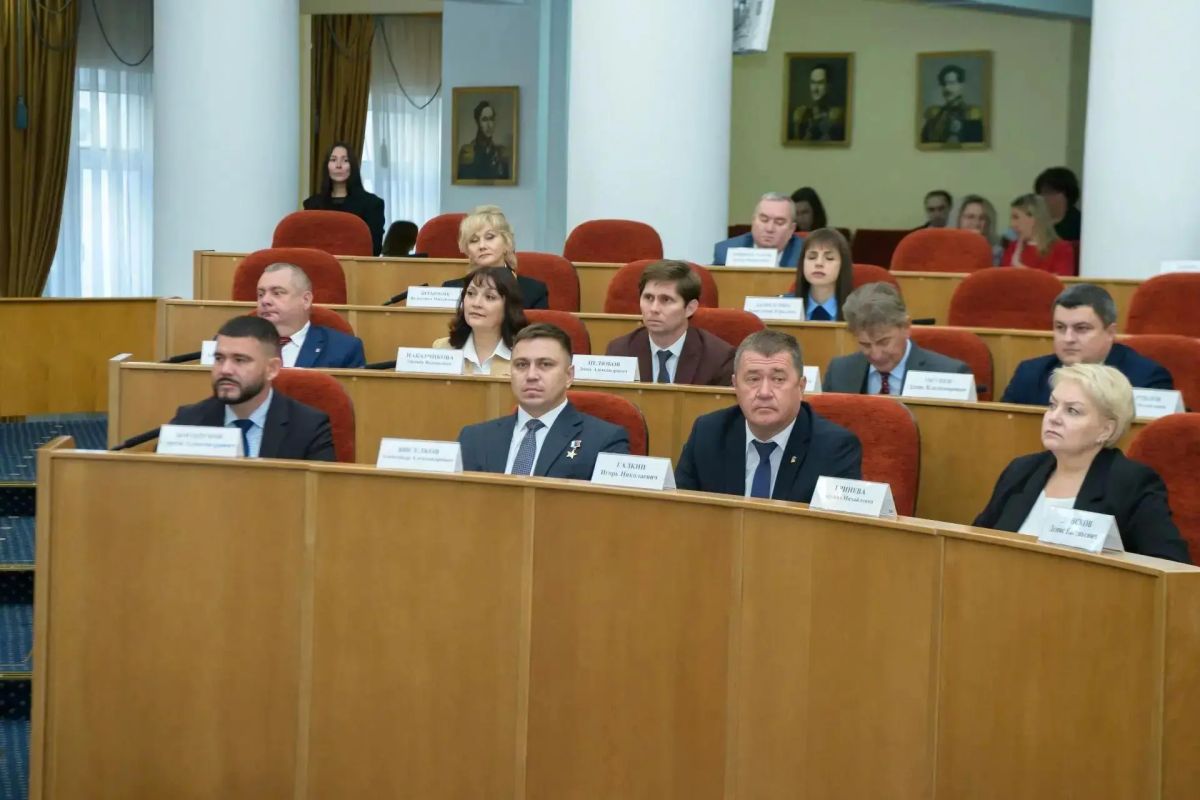 Губернатор Оренбургской области Евгений Солнцев принял участие в первом заседании Законодательного Собрания восьмого созыва Губернатор Оренбургской области Евгений Солнцев принял участие в первом заседании Законодательного Собрания восьмого созыва