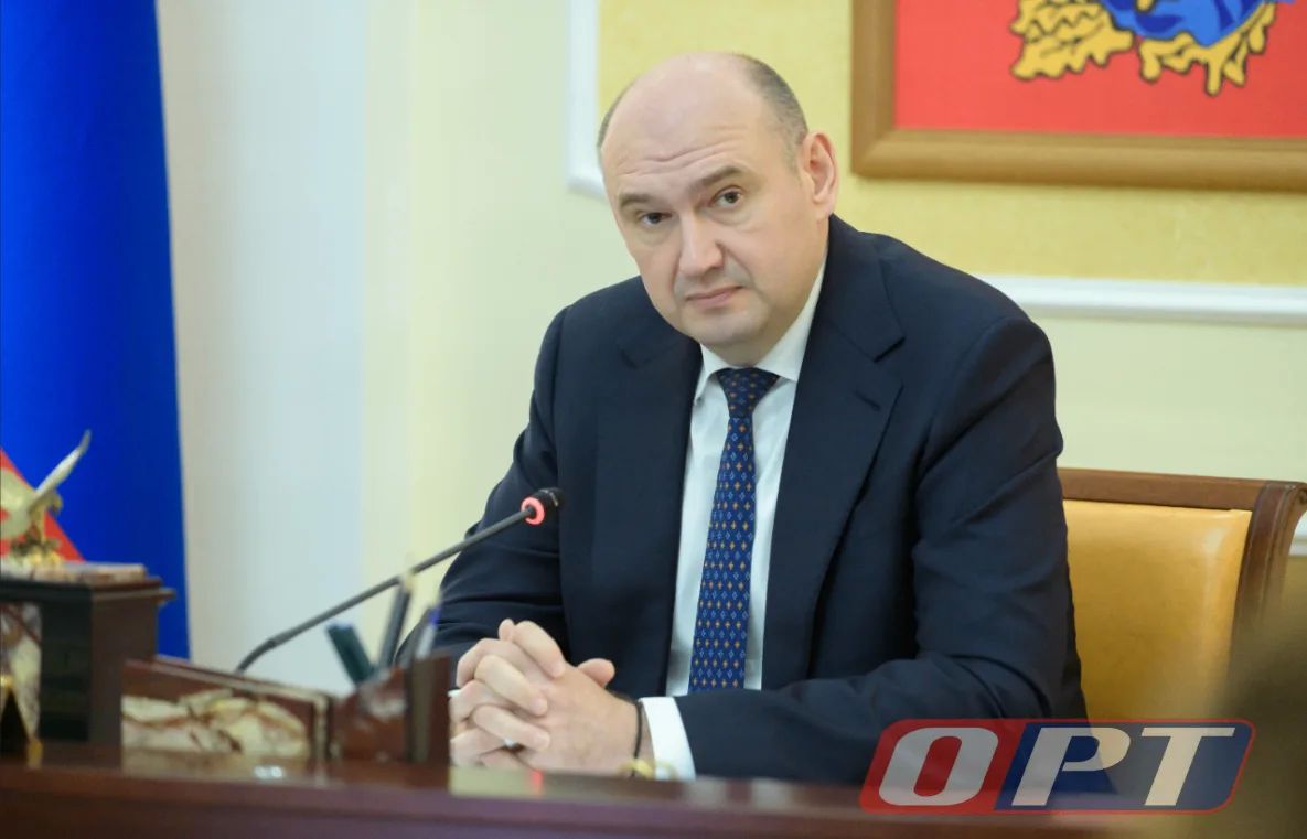Евгений Солнцев поздравил оренбуржцев старшего поколения с праздником