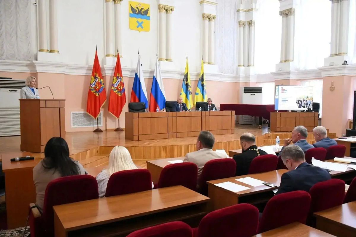 В Оренбурге обсудили вопрос кадрового обеспечения в медицине и образовании В Оренбурге обсудили вопрос кадрового обеспечения в медицине и образовании