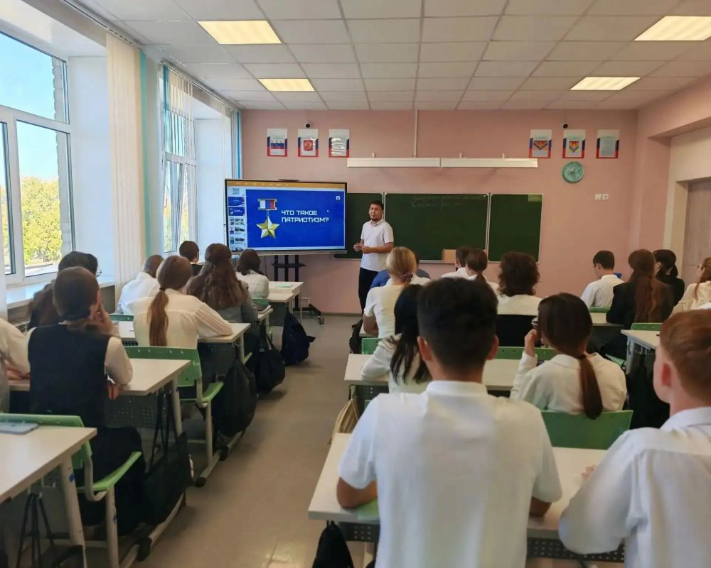 В Оренбуржье лекторы Общества «Знание» рассказывают о героях СВО В Оренбуржье лекторы Общества «Знание» рассказывают о героях СВО