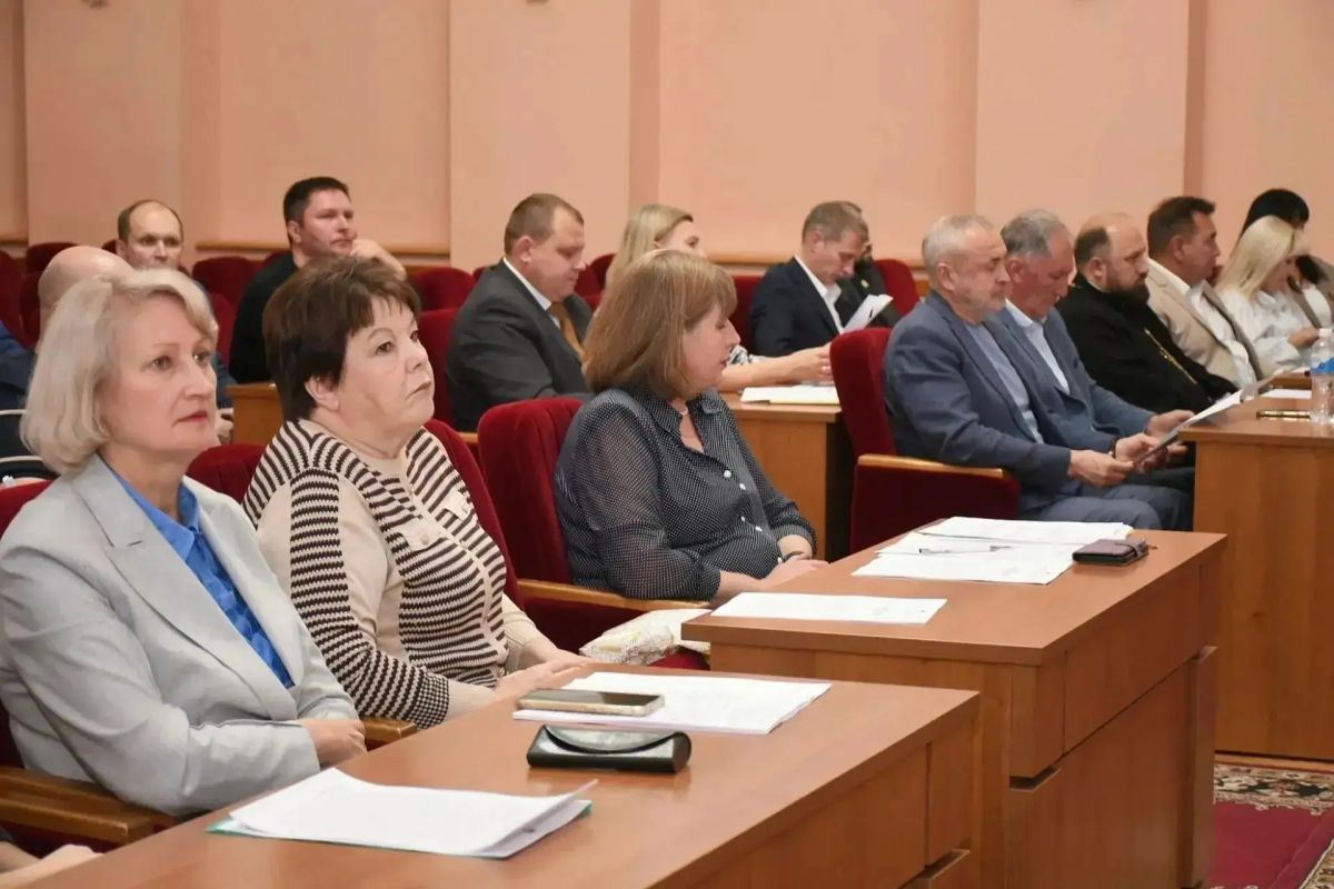 В Оренбурге обсудили вопрос кадрового обеспечения в медицине и образовании В Оренбурге обсудили вопрос кадрового обеспечения в медицине и образовании
