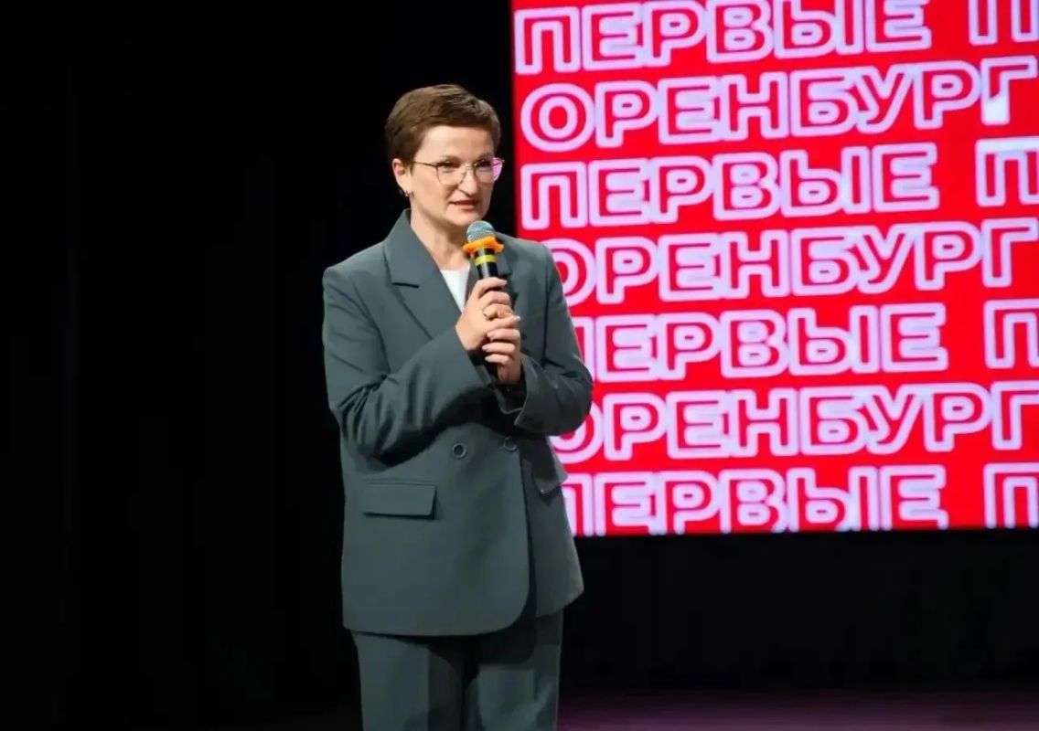 Первые вышли на сцену: Дворец культуры «Молодёжный» стал новой точкой притяжения для смелых и инициативных Первые вышли на сцену: Дворец культуры «Молодёжный» стал новой точкой притяжения для смелых и инициативных