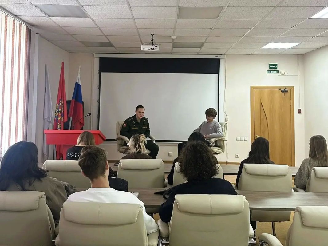 Урок мужества и ответственности: капитан армии рассказал студентам о службе, дисциплине и взаимовыручке Урок мужества и ответственности: капитан армии рассказал студентам о службе, дисциплине и взаимовыручке