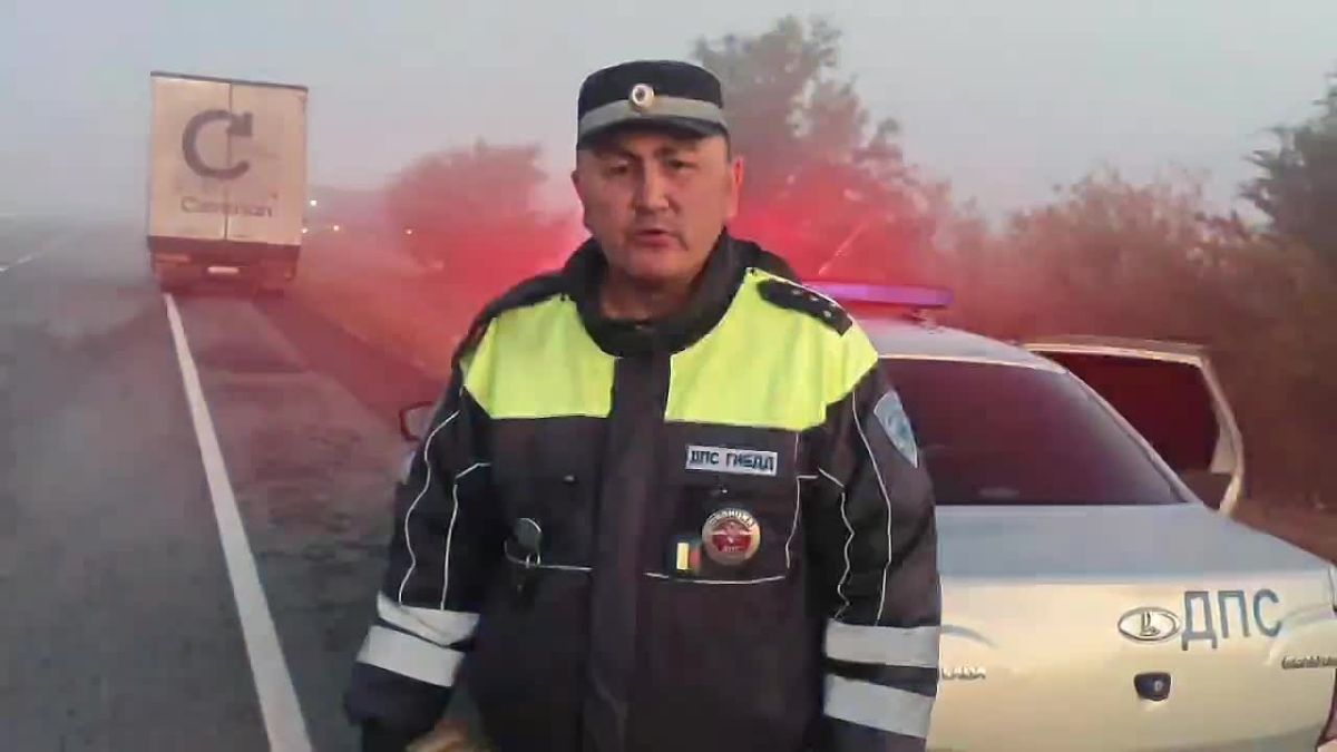Сотрудники Акбулакской автоинспекции устанавливают обстоятельства смертельного ДТП