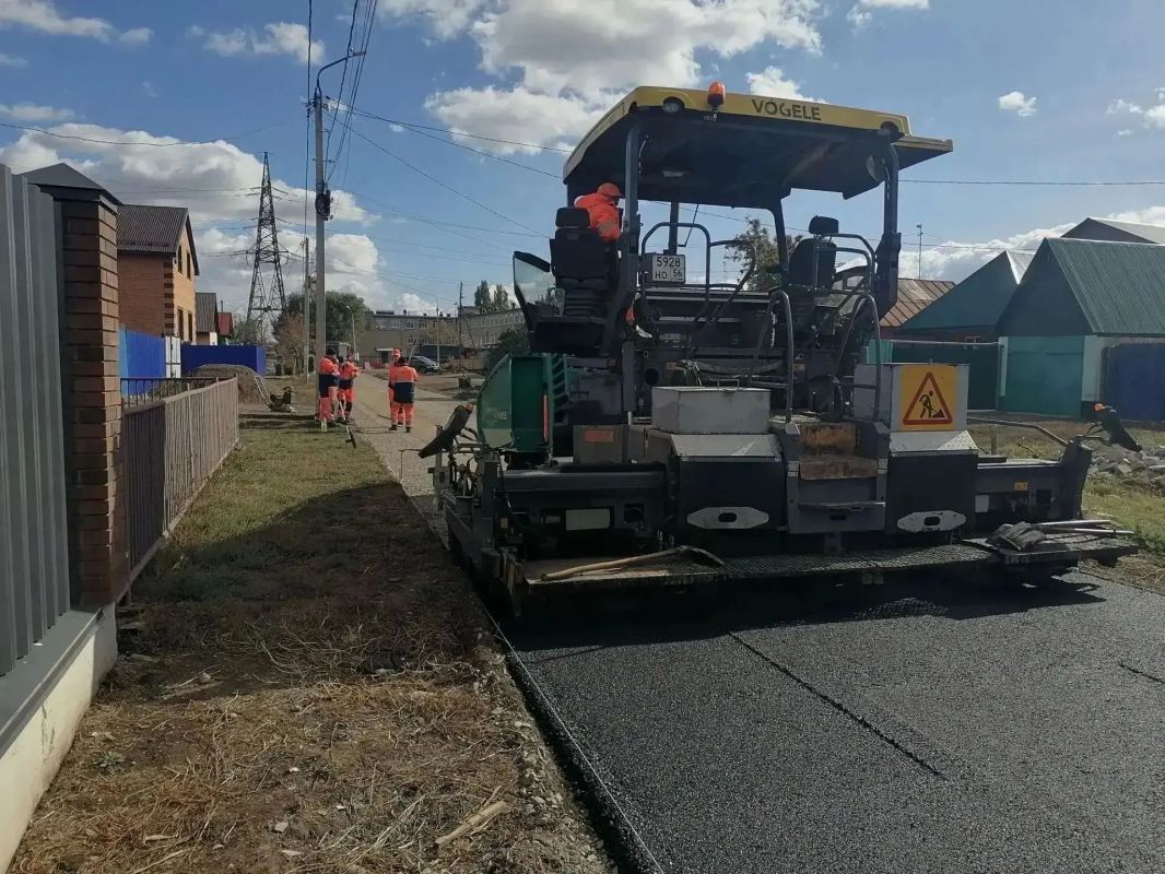 На улице Гастелло в Оренбурге ведутся дорожные работы На улице Гастелло в Оренбурге ведутся дорожные работы