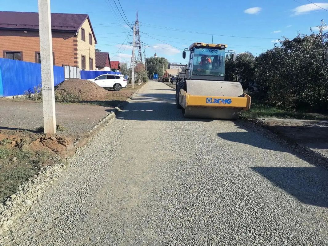 На улице Гастелло в Оренбурге ведутся дорожные работы На улице Гастелло в Оренбурге ведутся дорожные работы