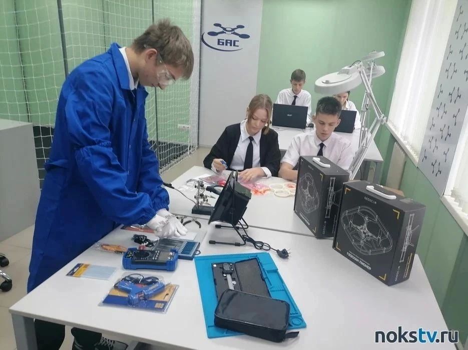 Школьники Оренбуржья продолжают подготовку к региональному этапу турнира по БПЛА «Пилоты будущего» Школьники Оренбуржья продолжают подготовку к региональному этапу турнира по БПЛА «Пилоты будущего»