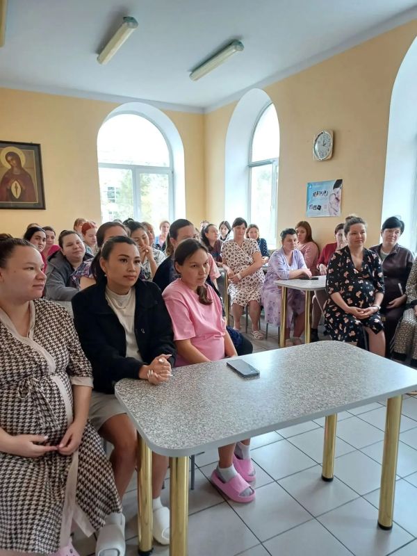 В Орске будущим мамам рассказали о поддержке