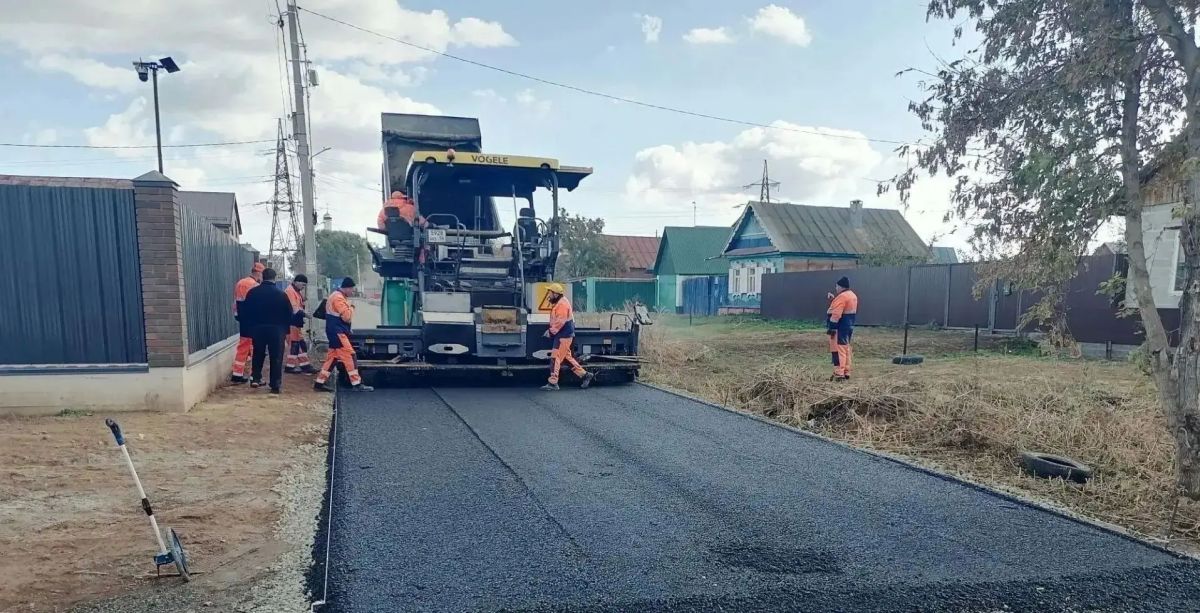 На улице Гастелло в Оренбурге ведутся дорожные работы На улице Гастелло в Оренбурге ведутся дорожные работы
