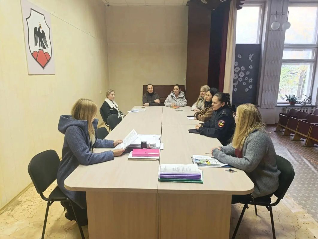 Сотрудники Госавтоинспекции Орска приняли участие в заседании комиссии по делам несовершеннолетних и защите их прав при администрации Советского района
