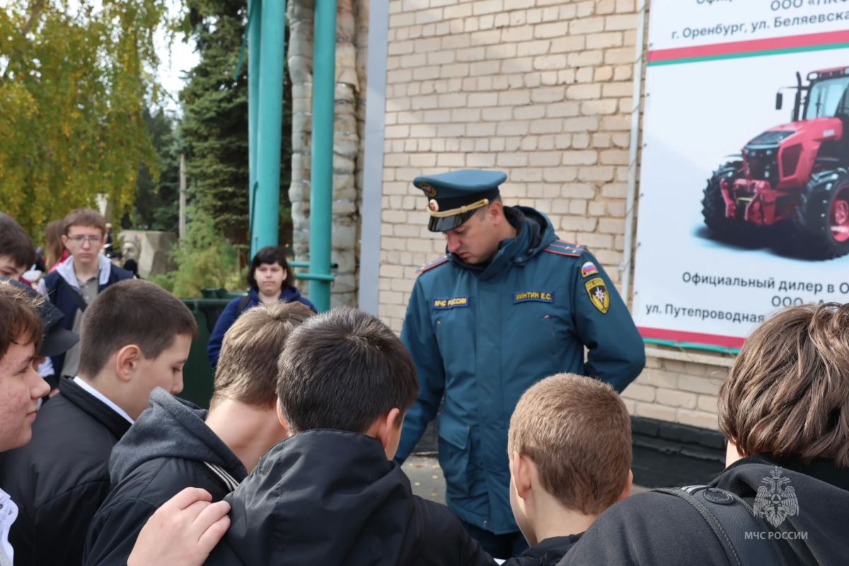 Сотрудники МЧС России приняли участие в образовательном фестивале Сотрудники МЧС России приняли участие в образовательном фестивале