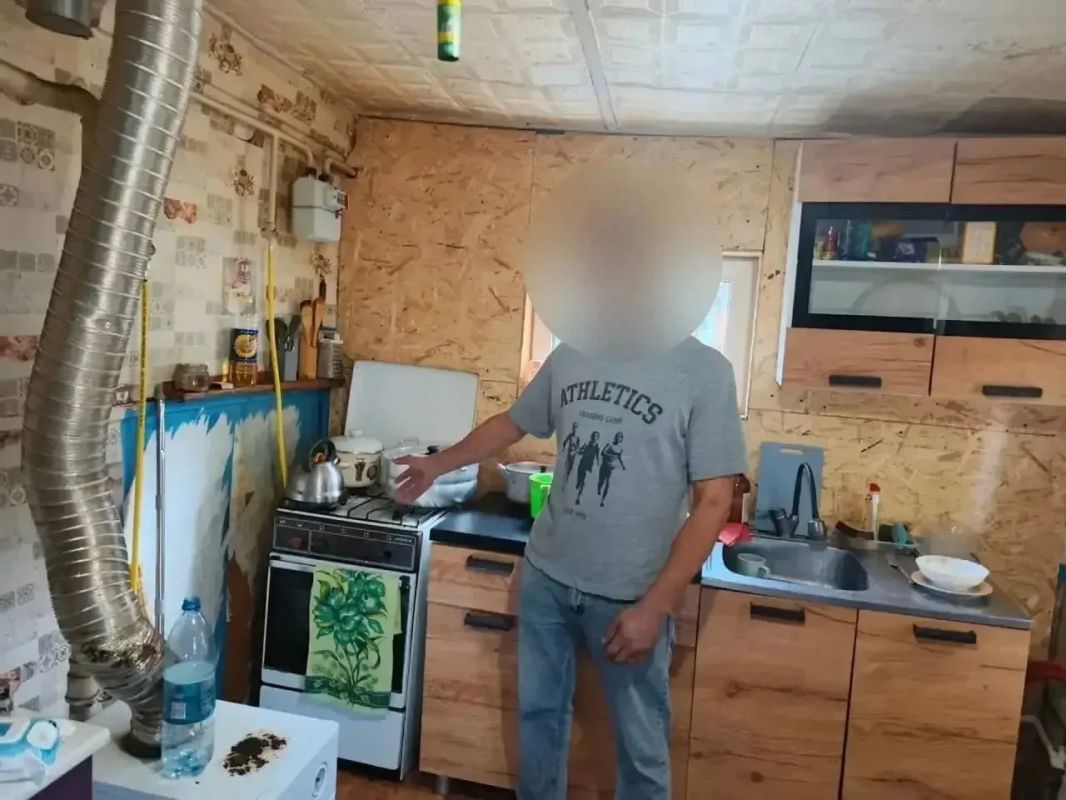 В Оренбурге полицейские ППС обнаружили наркотическое средство в доме местного жителя В Оренбурге полицейские ППС обнаружили наркотическое средство в доме местного жителя