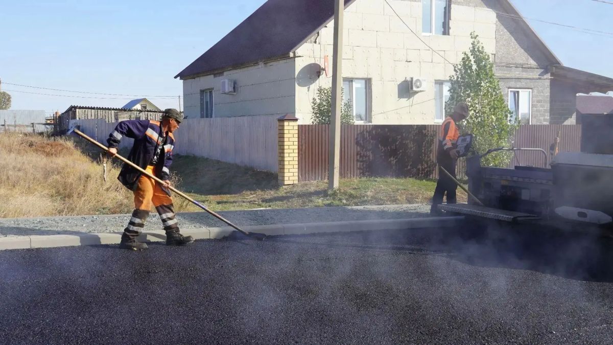 В Оренбурге продолжается дорожный ремонт В Оренбурге продолжается дорожный ремонт