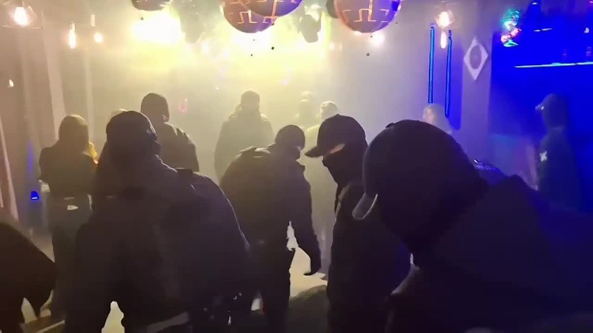 30 человек доставили в полицию после рейда по ночным заведениям Оренбурга