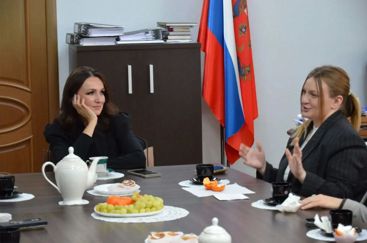 Десятки полезных репортажей: Евгения Ивлева вручила награды информационным волонтёрам выборов Десятки полезных репортажей: Евгения Ивлева вручила награды информационным волонтёрам выборов
