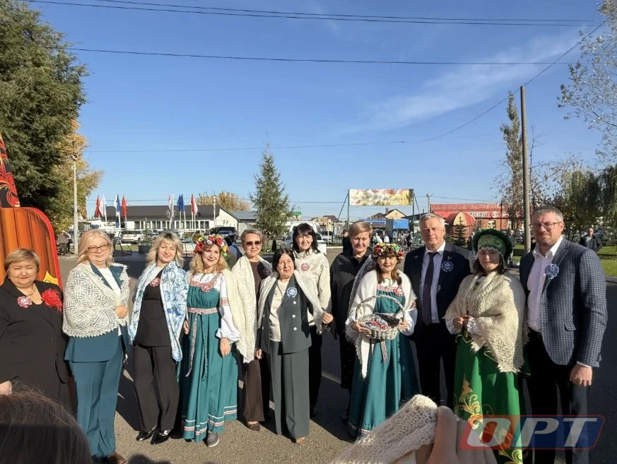 «В Покров день — платок Оренбургский пуховый надень!» «В Покров день — платок Оренбургский пуховый надень!»